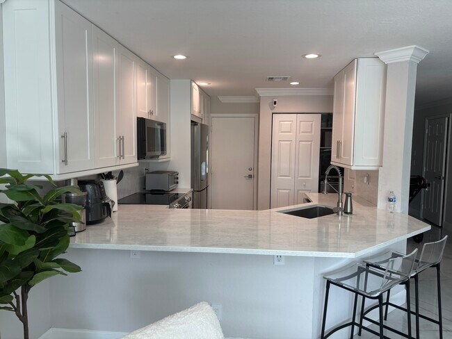 Foto del edificio - 16207 Sierra Palms Dr