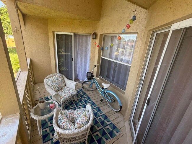 Building Photo - 4807 Via Palm Lakes Via