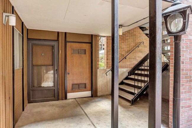 Building Photo - 251 S 700 E