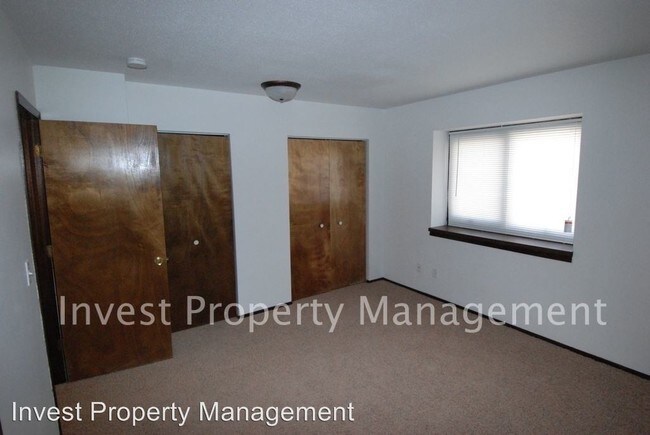 Building Photo - 637 13th St S