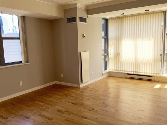 Building Photo - 170 Tremont St