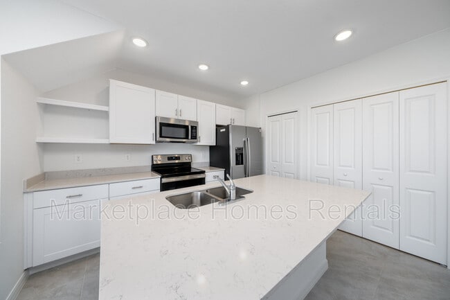 Building Photo - 2518 Riverfield Rd