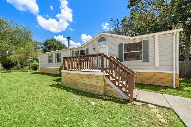 Foto del edificio - 16482 Pisces Rd