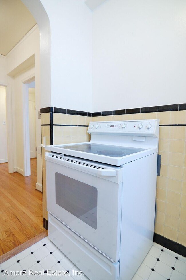 Foto del edificio - Studio, 1 bath House - 1895 Pacific Avenue...