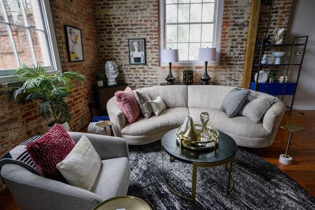 Foto del edificio - 709 Jackson Ave