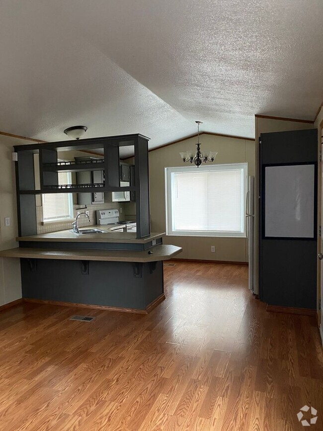 Building Photo - 158 Stratus Ln