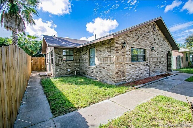 Foto del edificio - 116 W Enfield Rd