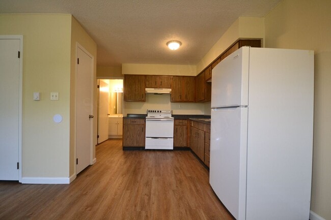 Building Photo - Cross Timbers Apartment
