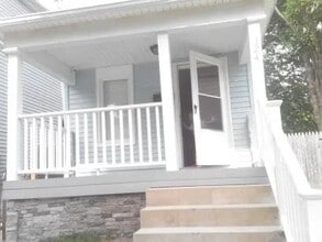 Building Photo - 324 Fisher Ave