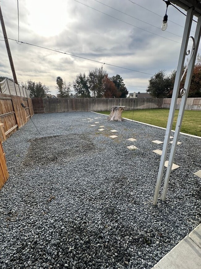 Building Photo - Home for rent