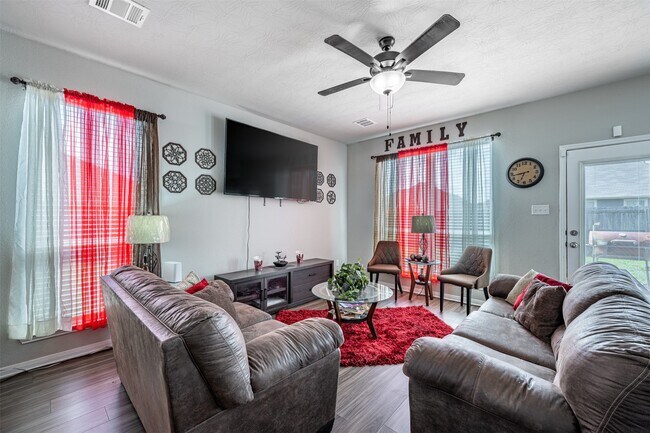 Foto del edificio - 1010 Harvest Ln.