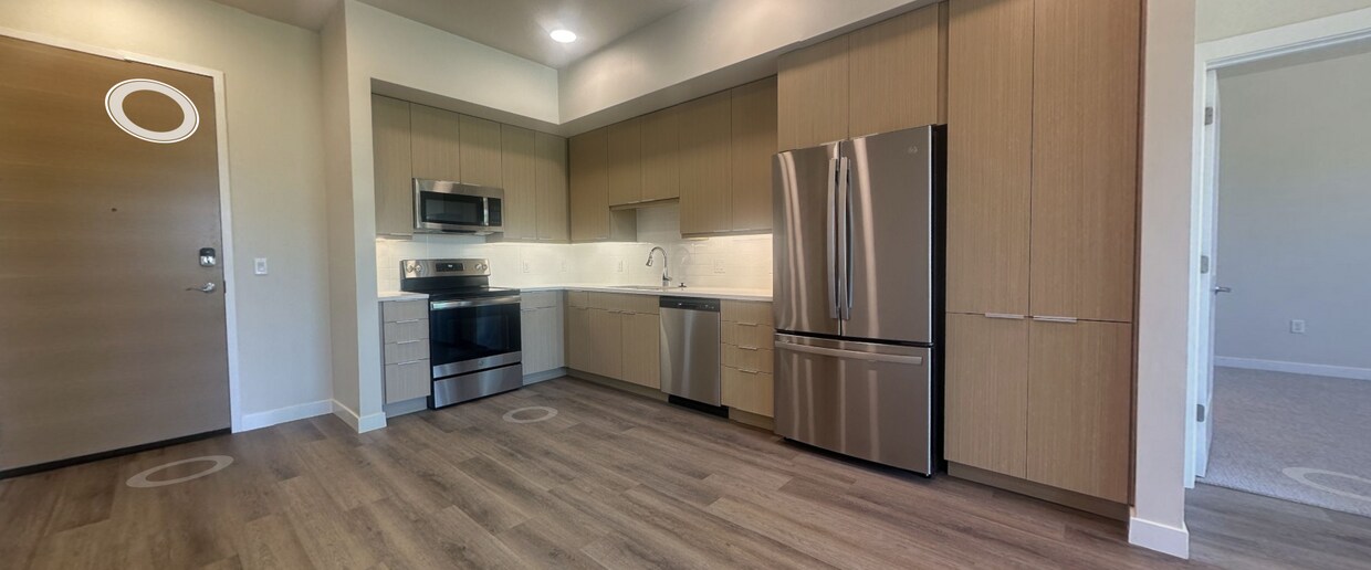 Photo - Grandeur Apartments