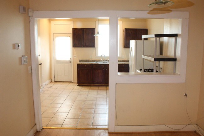 Building Photo - 135 S Loudon Ave