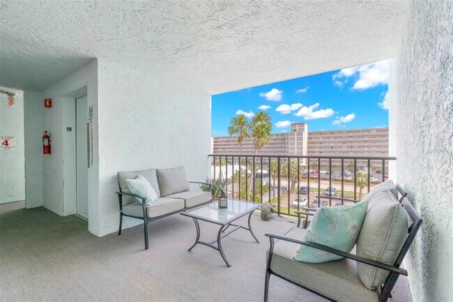 Foto del edificio - 1848 Shore Dr S