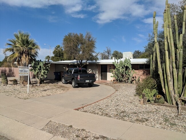 3 Bedrooms 2 Bath Eastside Rental - 3 Bedrooms 2 Bath Eastside Rental House