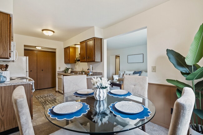Building Photo - Woodfield Apartments