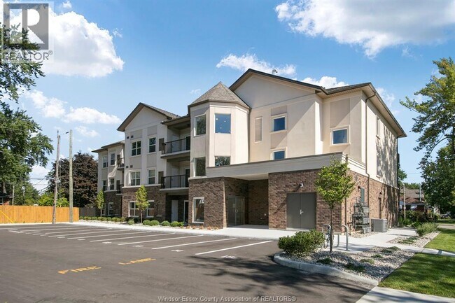 Building Photo - 480 Fairview Blvd