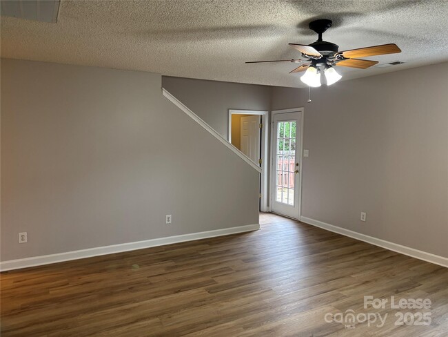 Building Photo - 2032 Beckwith Ln