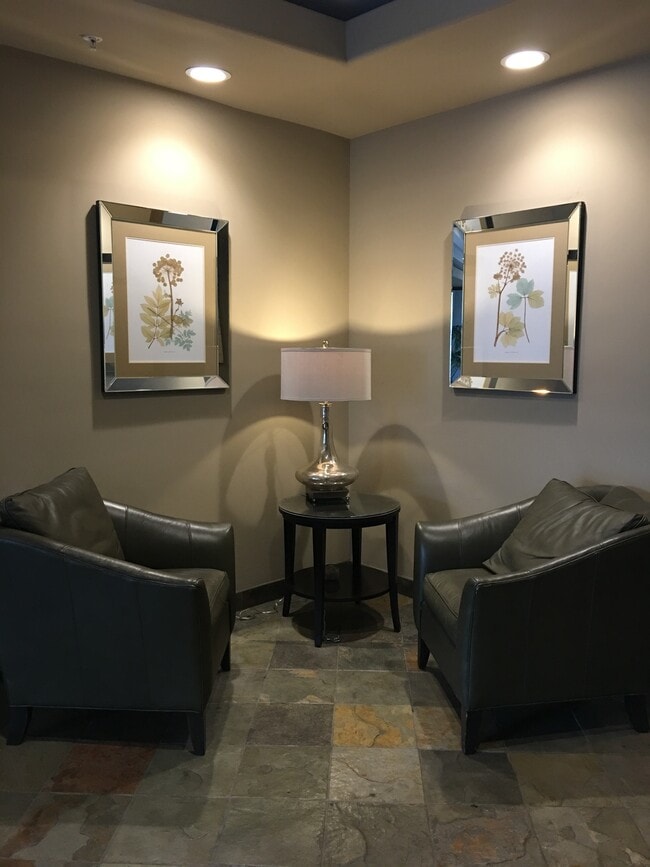 Building Photo - 1817 Selby Ave