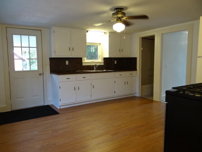 Kitchen - 4116 Mcgraw North Rd