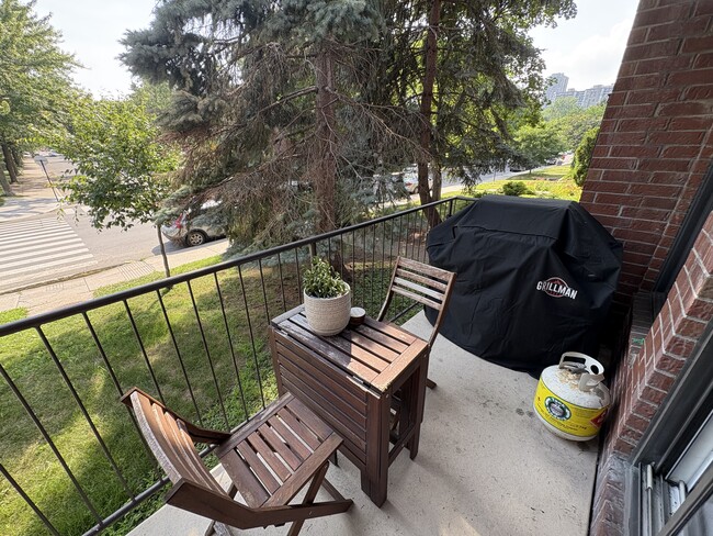 Balcony - 615 Rue Richmond