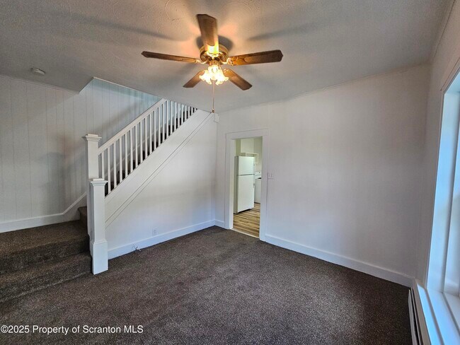 Foto del edificio - 2105 Hollister Ave