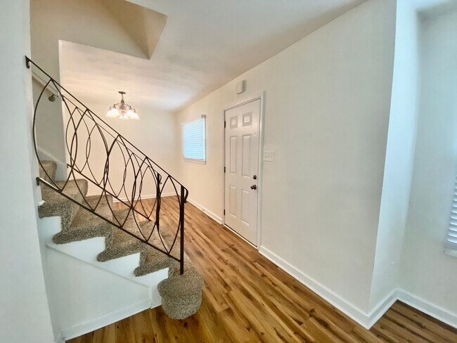 Foto del edificio - Ready 07-10-26! Great 3-bedroom home in Aragona Village! Stainless Steel Appliances, Granite Coun...