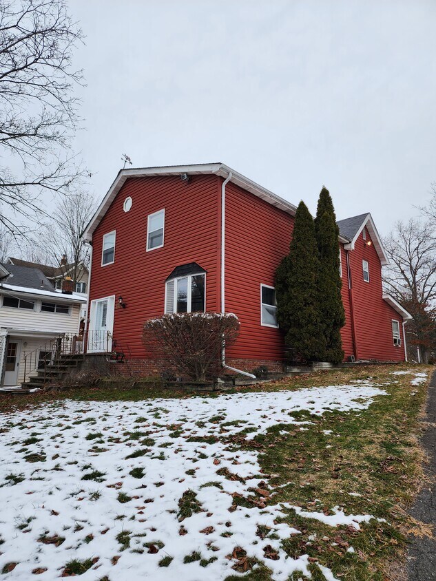 60 New Paltz Rd, Highland, NY 12528 House Rental in Highland, NY