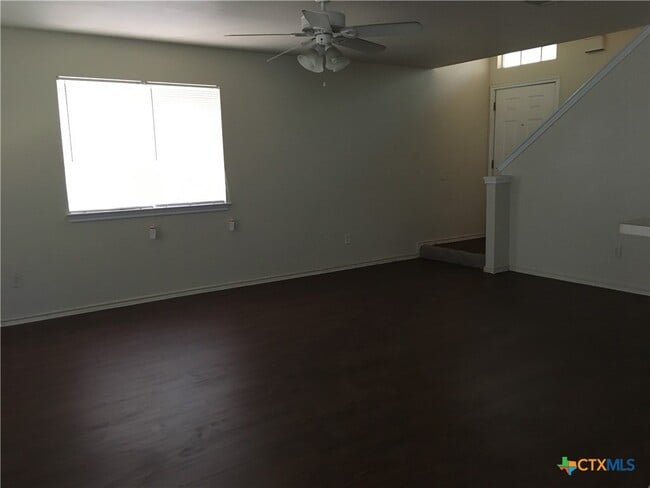 Building Photo - 910 Sagewood Trail