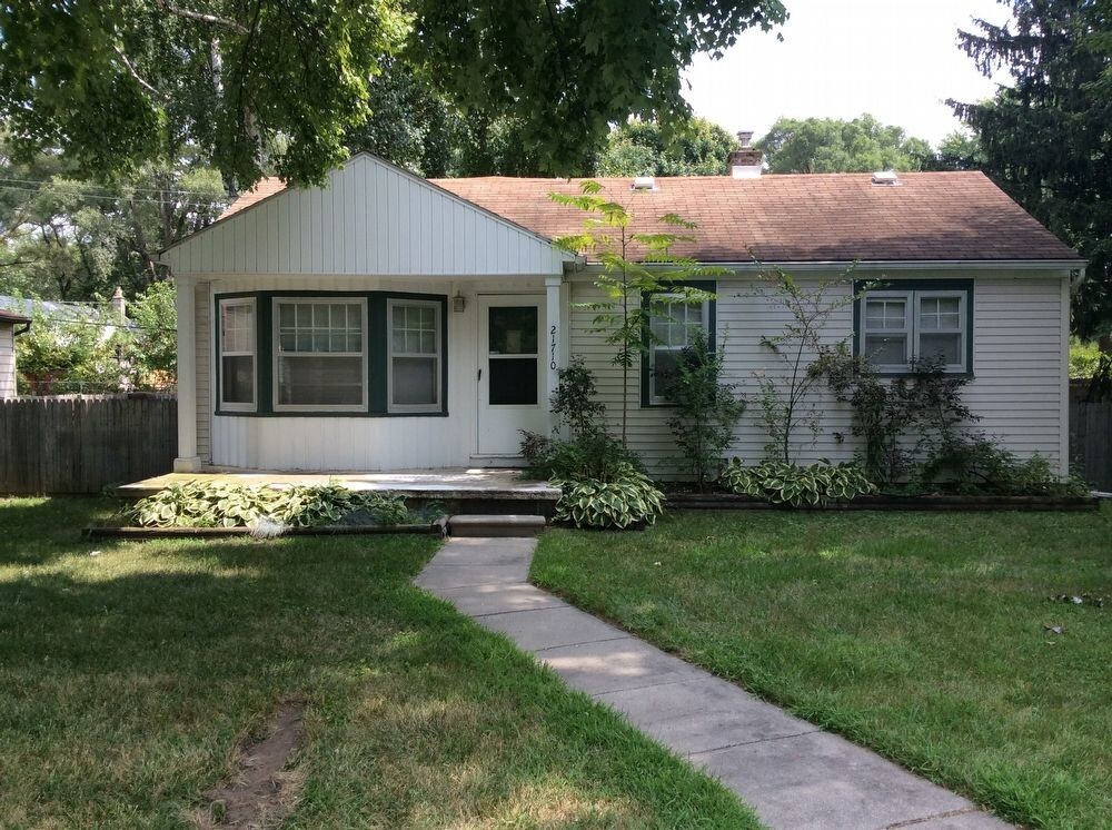 Primary Photo - 21710 Collingham Ave