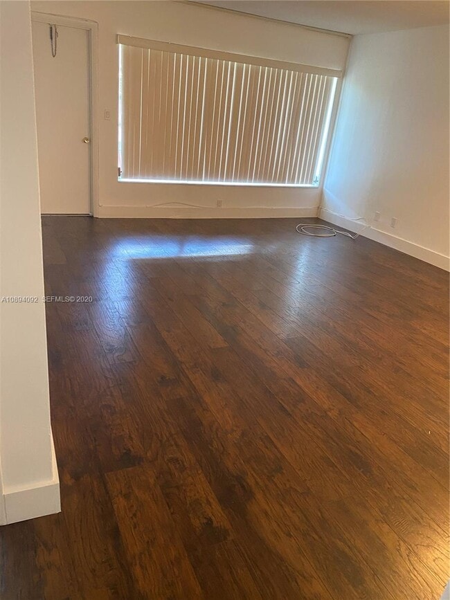 Foto del edificio - 16701 NE 14th Ave