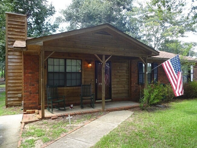 Building Photo - 2049 Mims Rd
