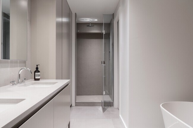 Building Photo - 2600 Ave Pierre-Dupuy