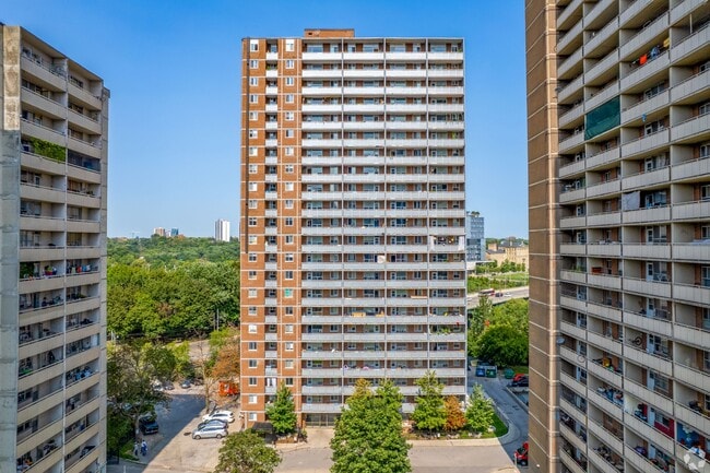 Photo du bâtiment - 230 Oak St