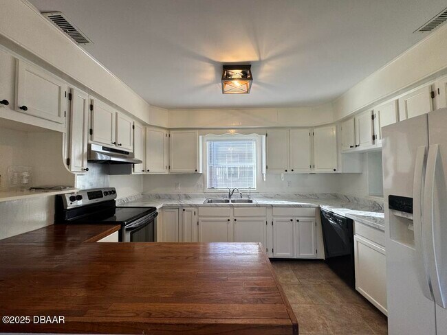 Foto del edificio - 543 Jacobsen Ave