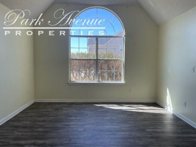 Foto del edificio - 1866 Sandy Trail Dr