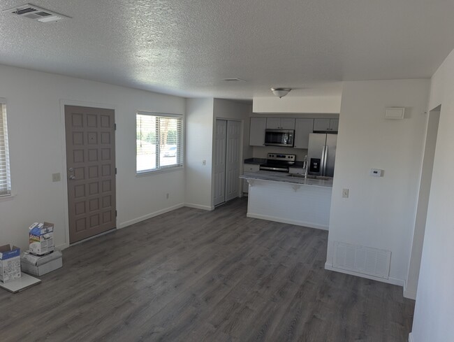 Building Photo - 72657 Thrush Rd
