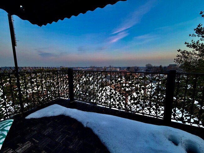 Building Photo - 55 Gunther Ave