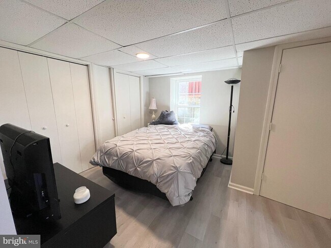 Foto del edificio - 6618 13th Pl NW