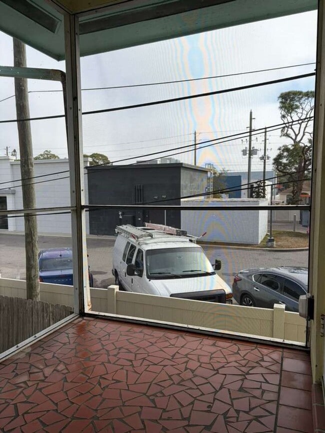 Building Photo - P233 - Lynd #9