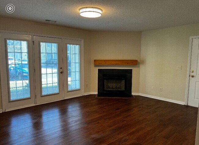 Building Photo - Two bedroom Guilford College area