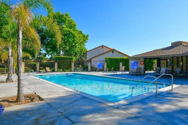 Foto del edificio - 3151 Kelp Ln