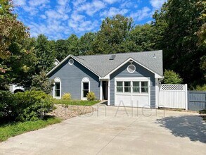Building Photo - 101 Firwood Ct