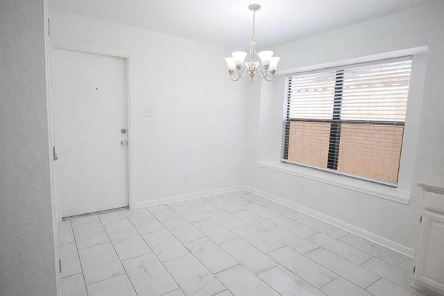 Foto del edificio - 2035 Lansdown Dr