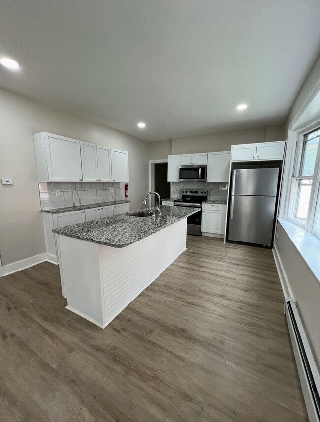 Building Photo - A Rare 5 Bedroom Renovated House Available...