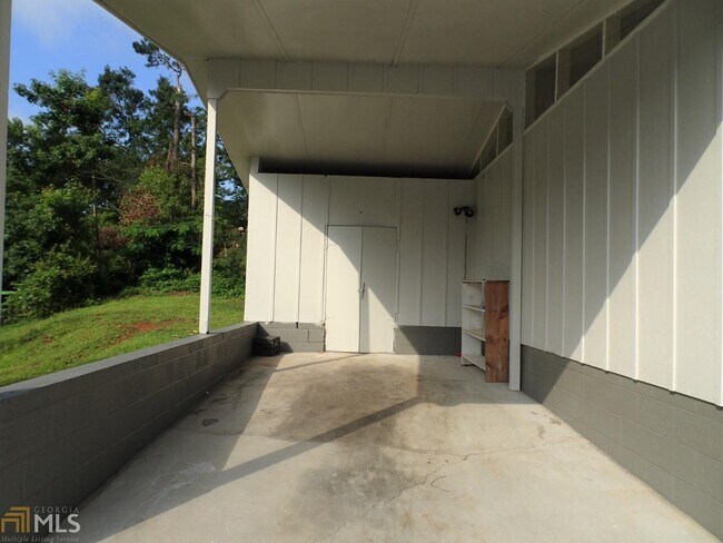 Building Photo - 8 Bailey Dr