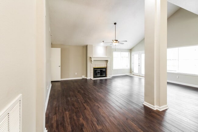 Building Photo - 3635 Lost Oak Dr