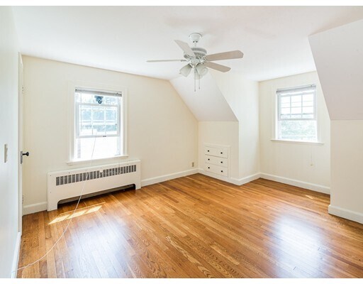Building Photo - 307 Mill St