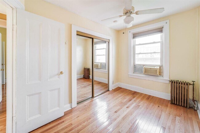 Building Photo - 808 Bloomfield St