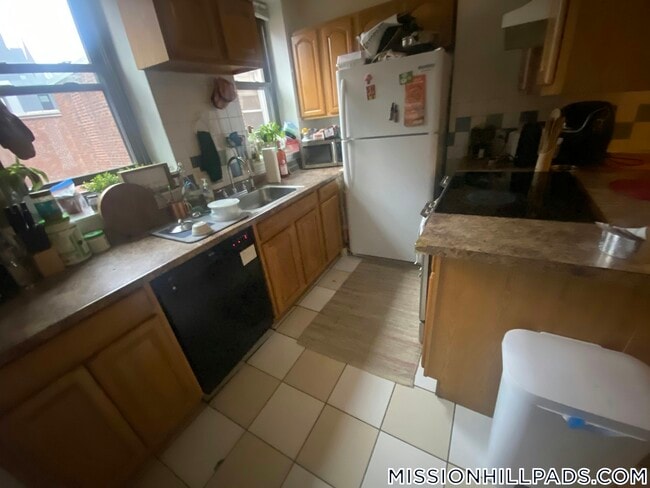 Foto del edificio - 715 Parker St